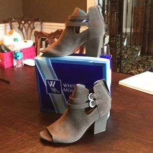 White Mountain women’s open toe booties